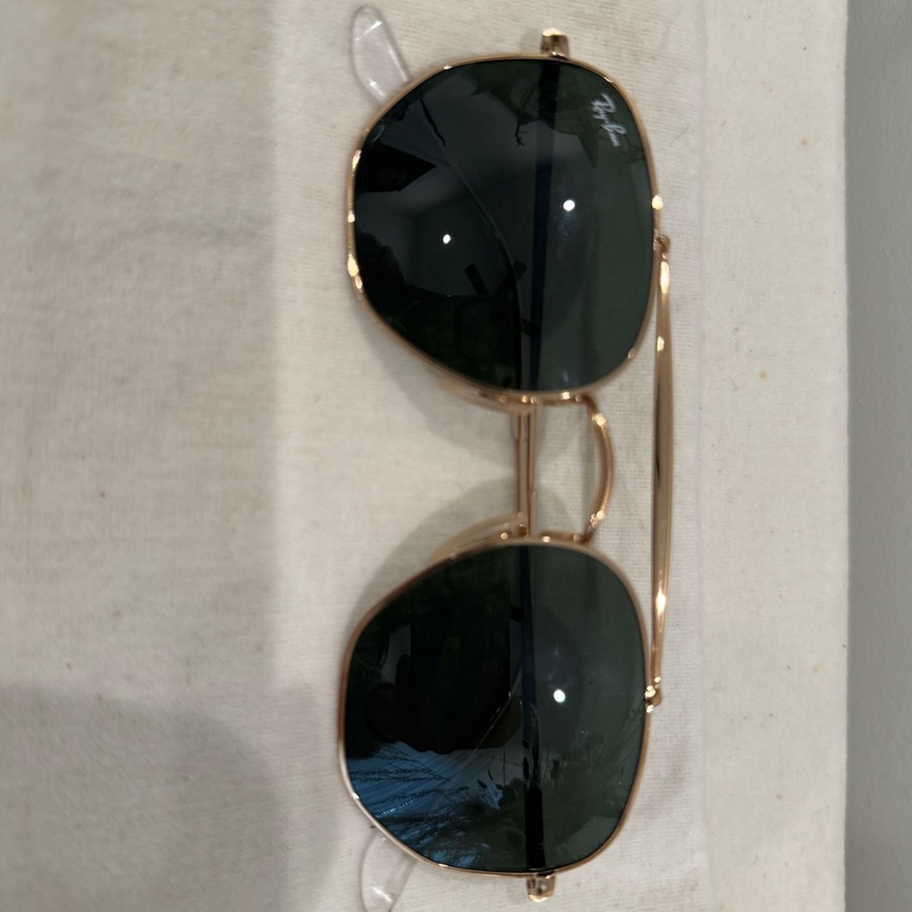 Ray-Ban Gold Hexagonal Aviator Sunglasses with Dark Lenses Unisex